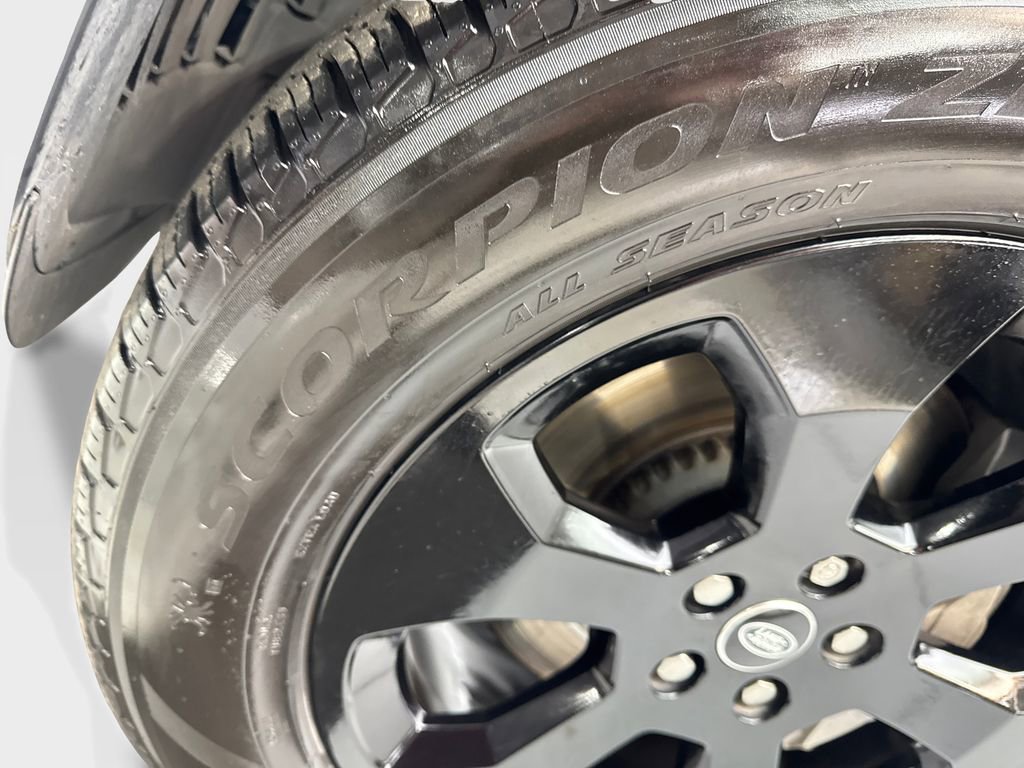 Used 2023 Land Rover Defender 110 SE AWD/4WD image 89