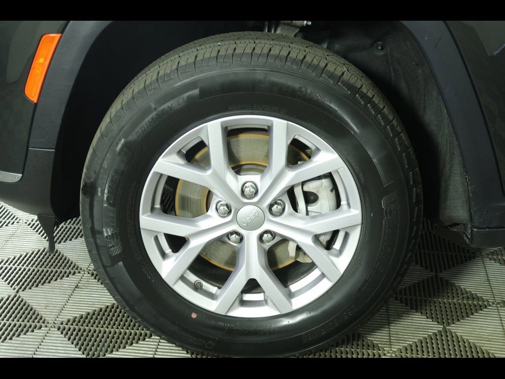 Used 2022 Jeep Grand Cherokee L Limited AWD/4WD image 17