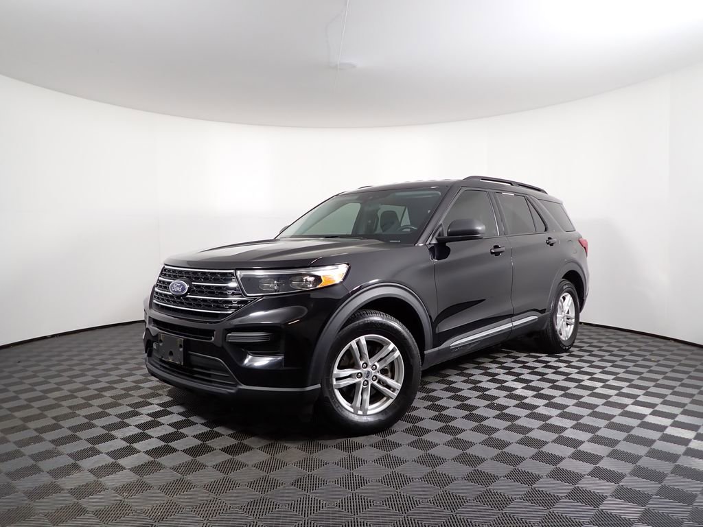 Used 2020 Ford Explorer XLT w/ Comfort Package image 2