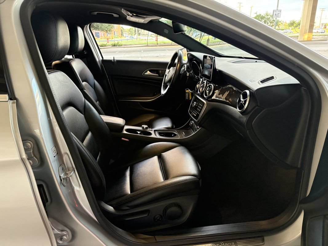 Used 2016 Mercedes-Benz GLA 250 image 28