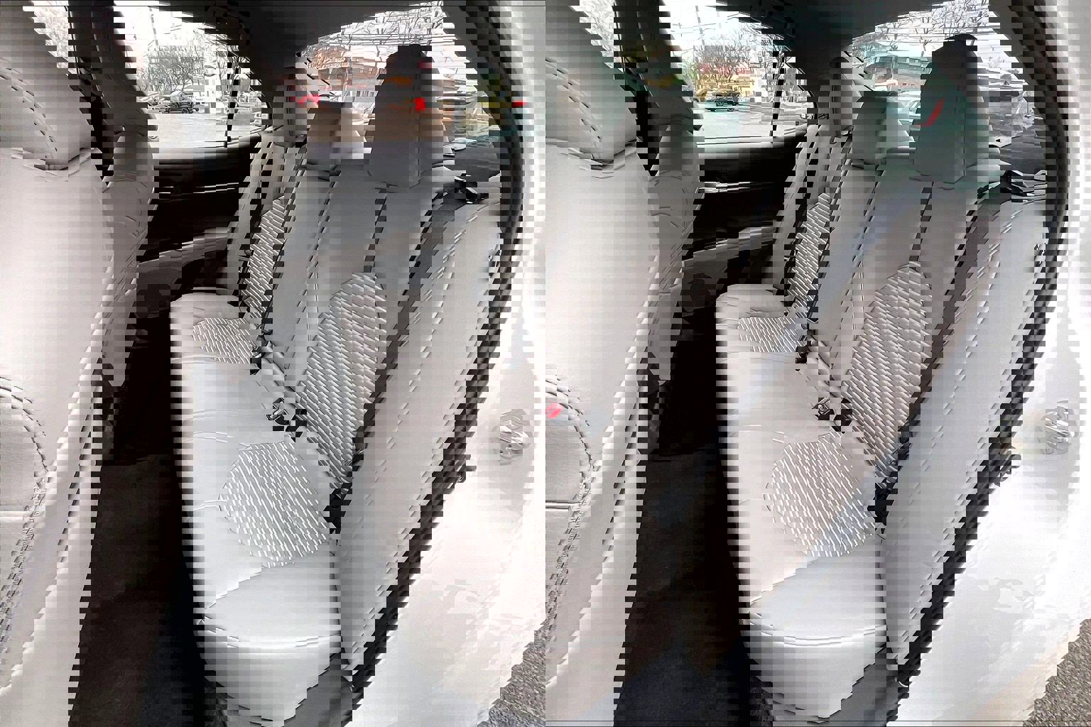 Used 2023 Toyota Camry SE image 30