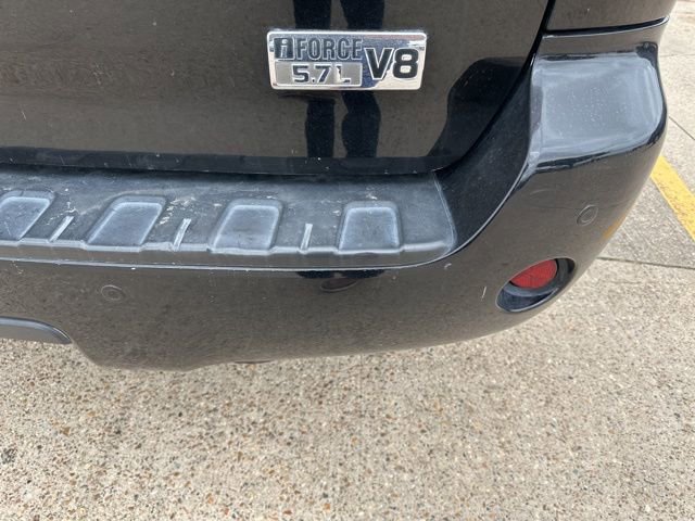 Used 2016 Toyota Sequoia SR5 w/ Premium Package RWD image 8