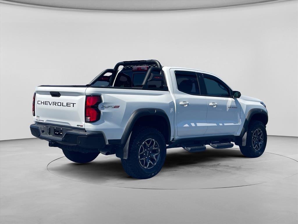 Used 2024 Chevrolet Colorado ZR2 w/ Technology Package AWD/4WD image 8