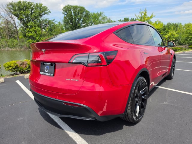 Used 2022 Tesla Model Y Long Range AWD/4WD image 10