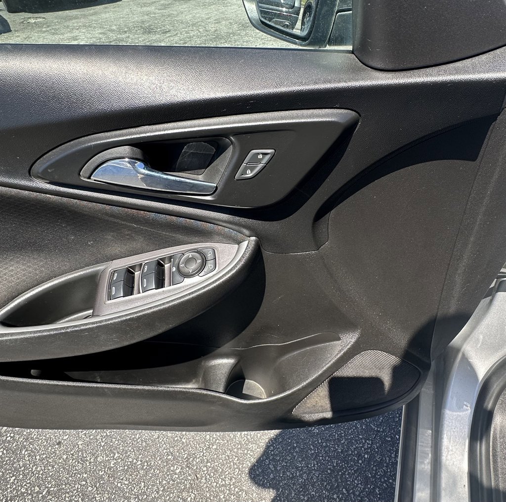 Used 2022 Chevrolet Malibu LT image 9