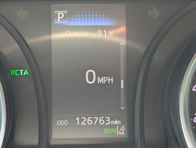 Used 2018 Toyota Camry SE w/ Moonroof Package FWD image 9