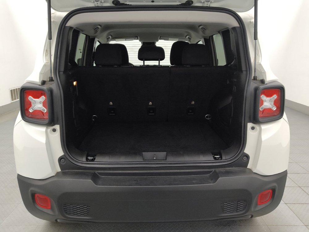 Used 2023 Jeep Renegade Latitude image 29