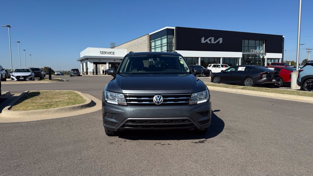 Used 2021 Volkswagen Tiguan SEL FWD image 2