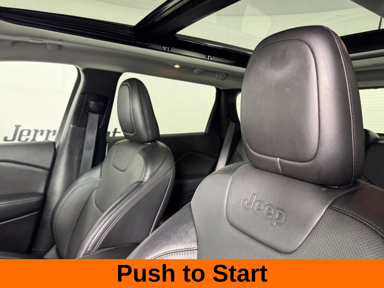 Used 2022 Jeep Cherokee Limited w/ Mopar Interior Package AWD/4WD image 12