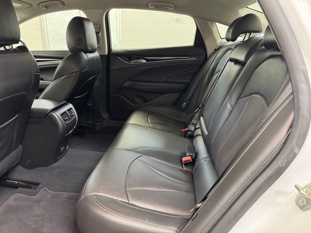 Used 2019 Buick LaCrosse Essence image 18
