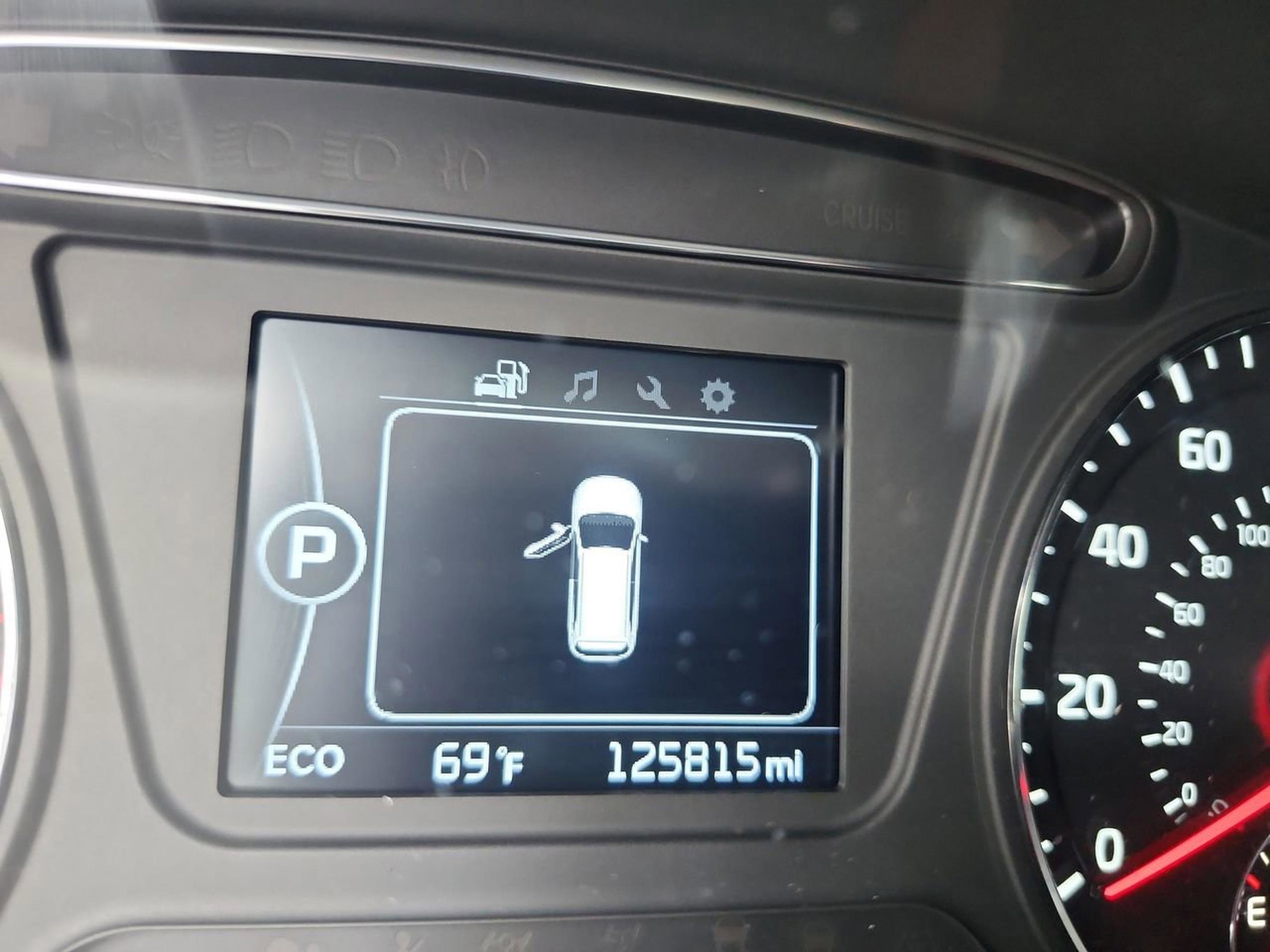 Used 2016 Kia Sorento LX w/ LX Convenience Package image 28