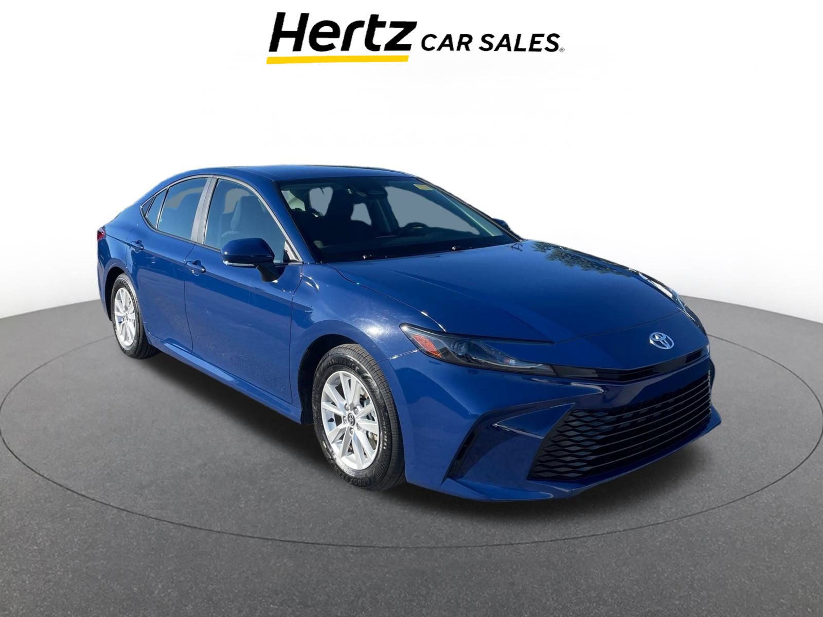 Used 2025 Toyota Camry LE image 1