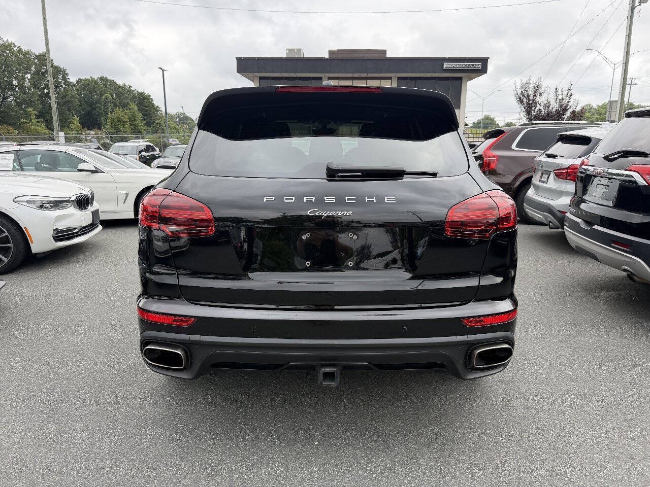 Used 2017 Porsche Cayenne Platinum Edition AWD/4WD image 5