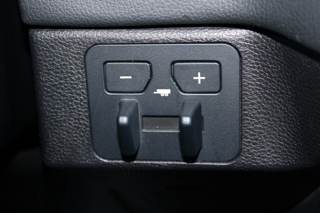 Used 2025 Toyota Sequoia SR5 image 45