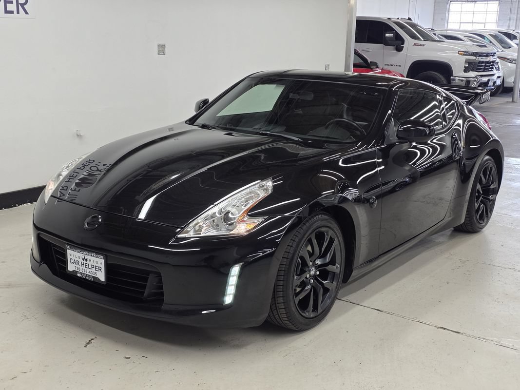 Used 2017 Nissan 370Z Coupe RWD image 14