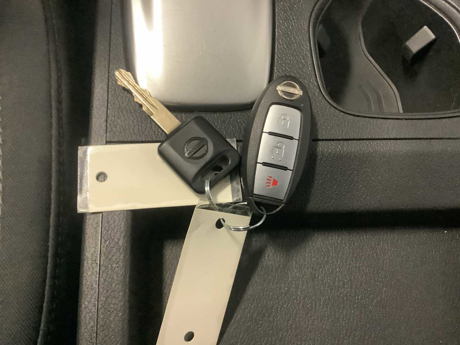 Used 2023 Nissan Frontier SV image 18