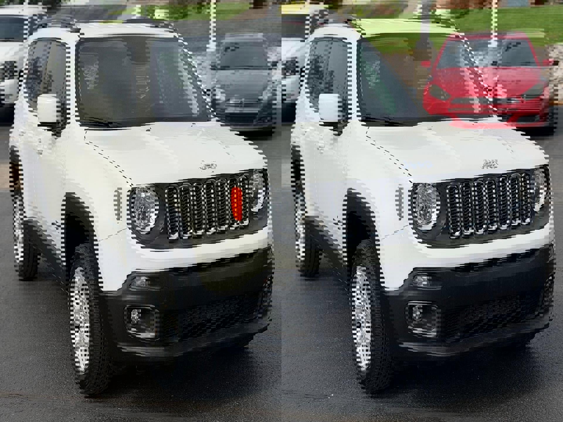 Used 2018 Jeep Renegade Latitude AWD/4WD image 3