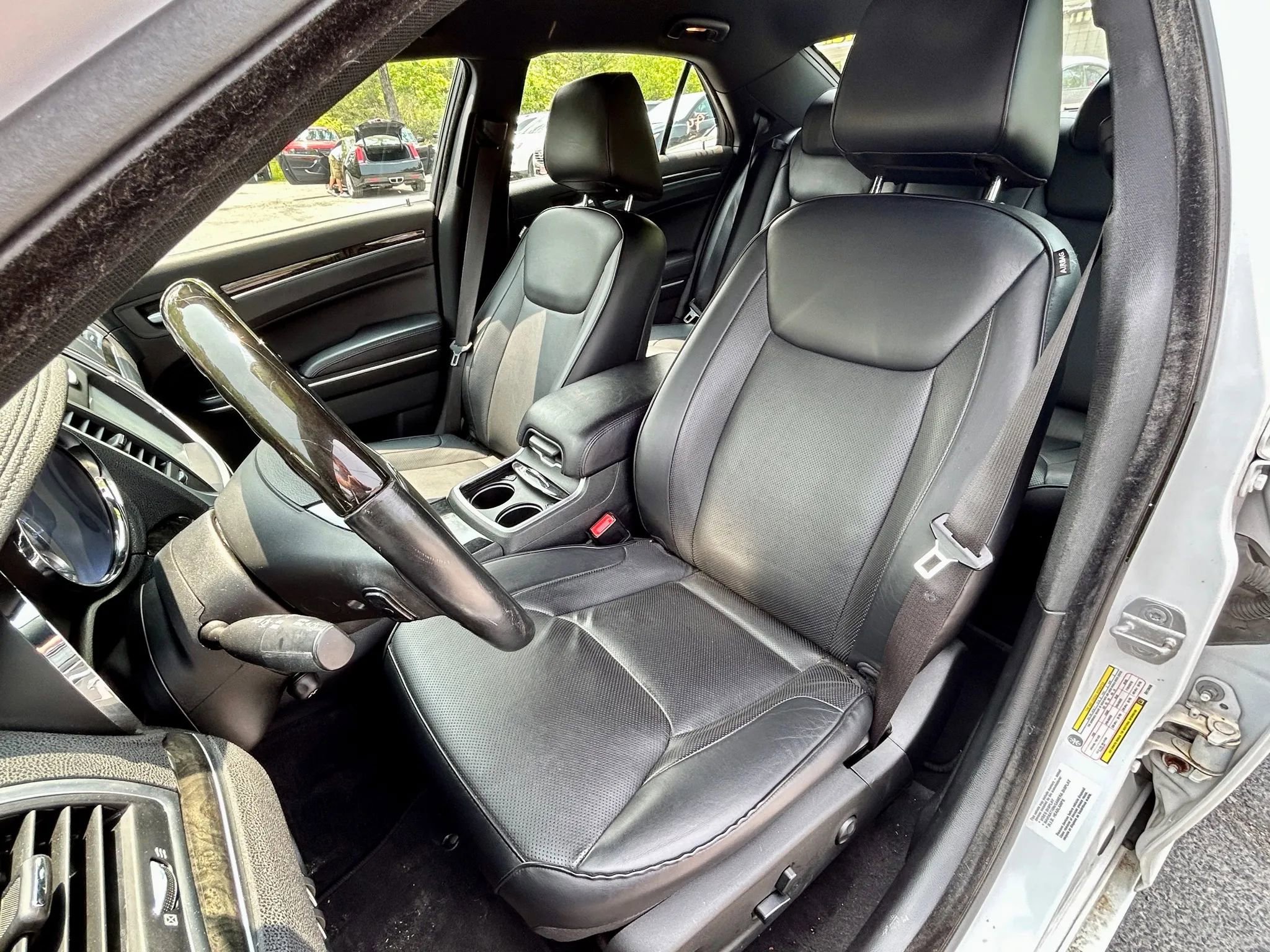 Used 2014 Chrysler 300 C w/ Light Group image 11