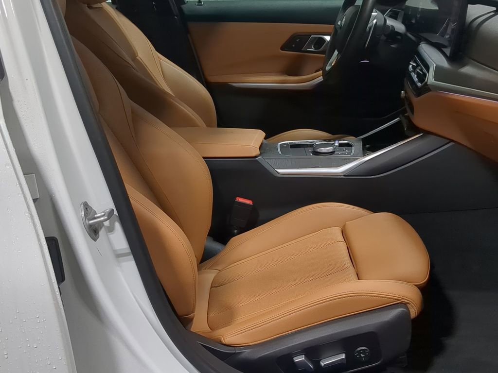 Used 2024 BMW 330i xDrive Sedan w/ Convenience Package image 38