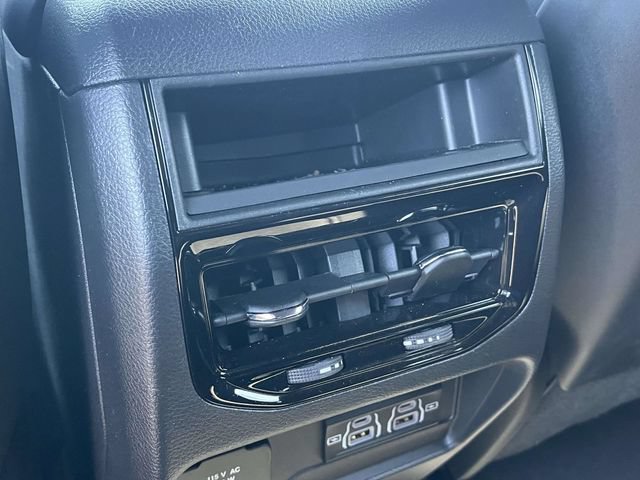 Used 2025 Jeep Grand Cherokee Laredo X w/ Luxury Tech Group I RWD image 20