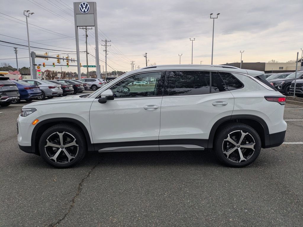 New 2026 Volkswagen Tiguan SE FWD image 7