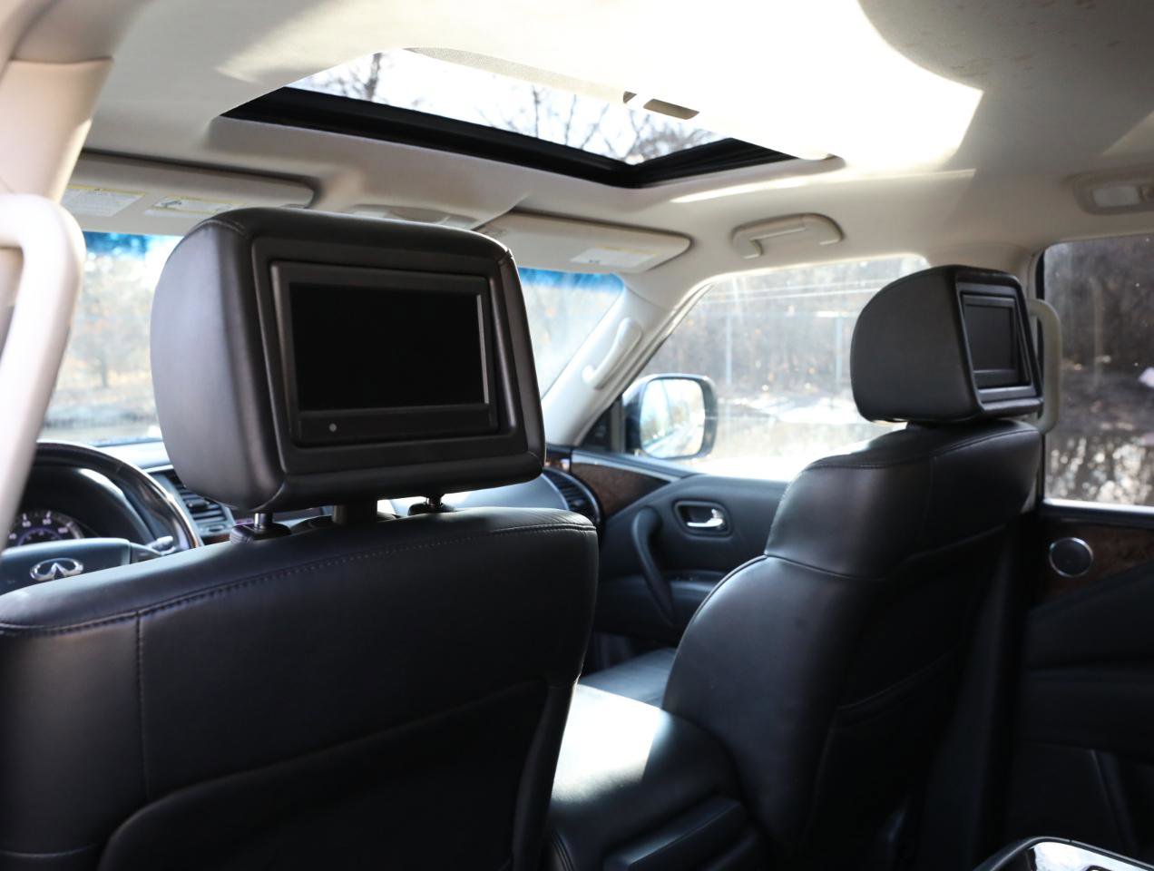 Used 2013 INFINITI QX56 4WD w/ Deluxe Touring Pkg image 16