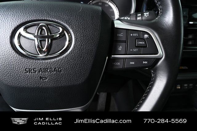 Used 2024 Toyota Highlander XLE image 11