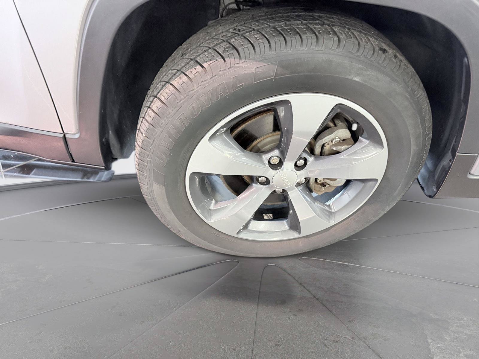 Used 2019 Jeep Cherokee Limited AWD/4WD image 44