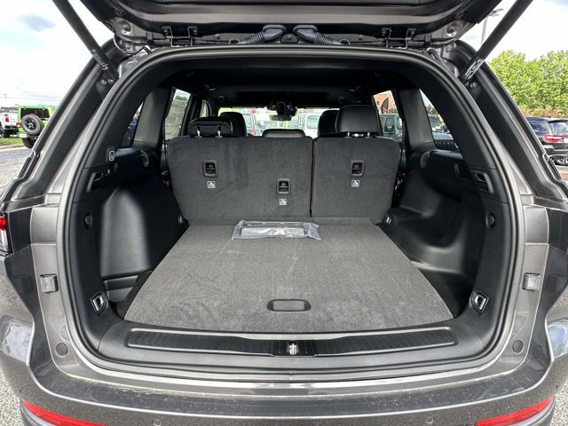 New 2026 Jeep Grand Cherokee Altitude AWD/4WD image 33