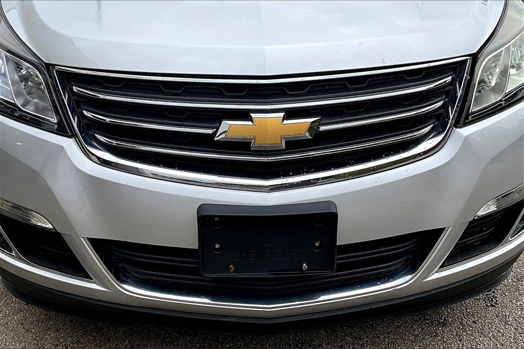 Used 2017 Chevrolet Traverse LT w/ Style and Technology Package image 34