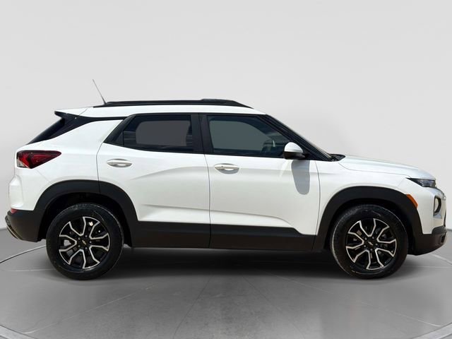 Used 2023 Chevrolet TrailBlazer ACTIV image 2