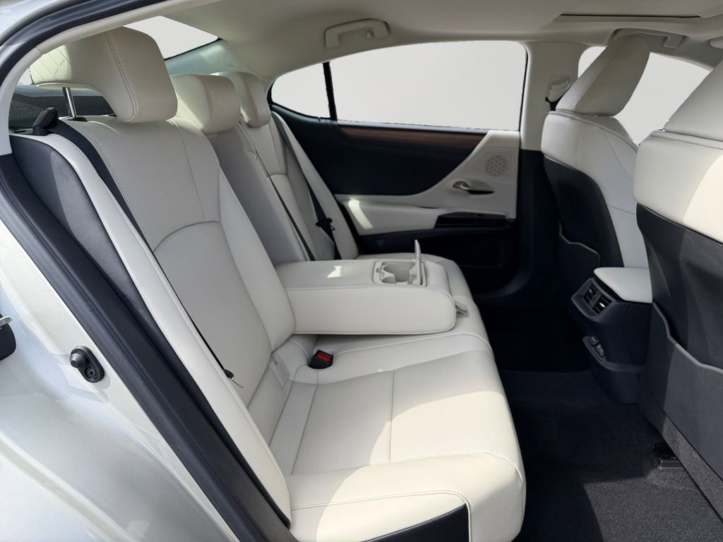 Certified 2025 Lexus ES 350 w/ Premium Package image 8