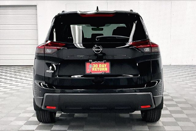 New 2026 Nissan Rogue Dark Armor FWD image 5