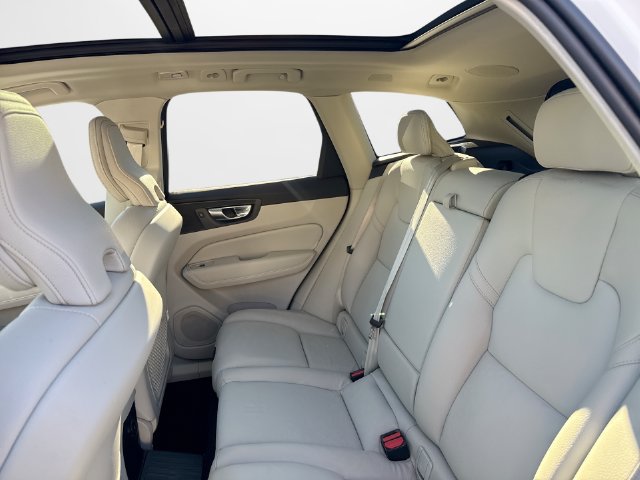 Certified 2024 Volvo XC60 T8 Plus AWD/4WD image 29