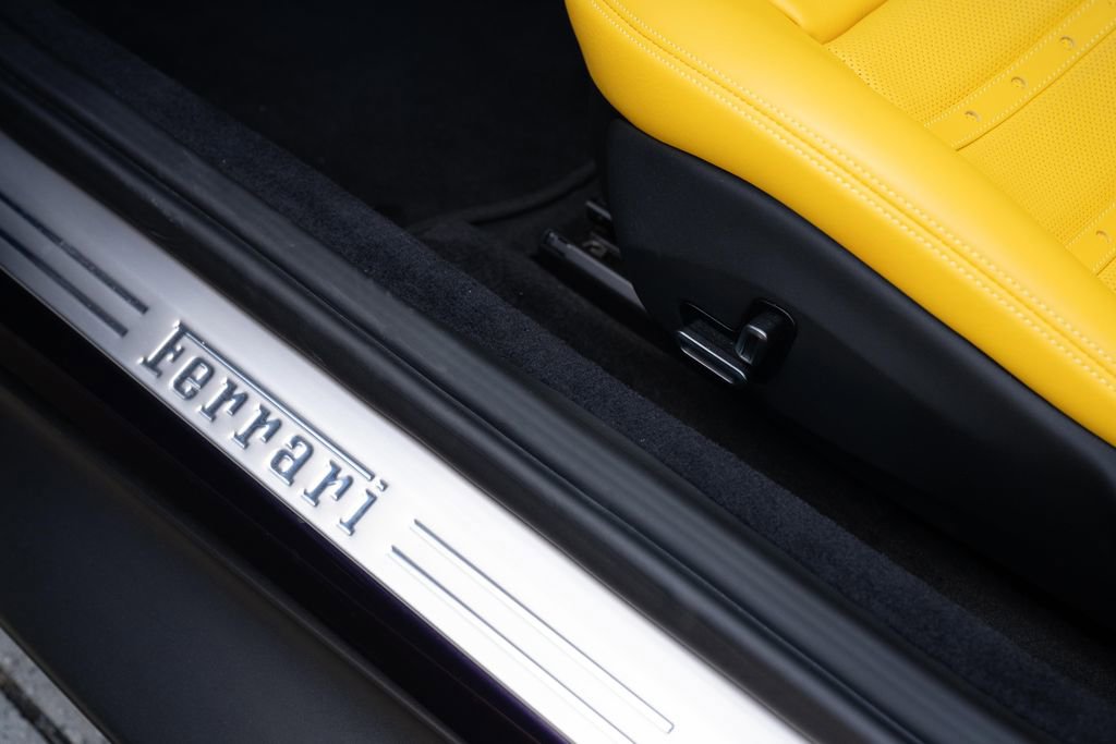 Used 2024 Ferrari Roma Spider image 32