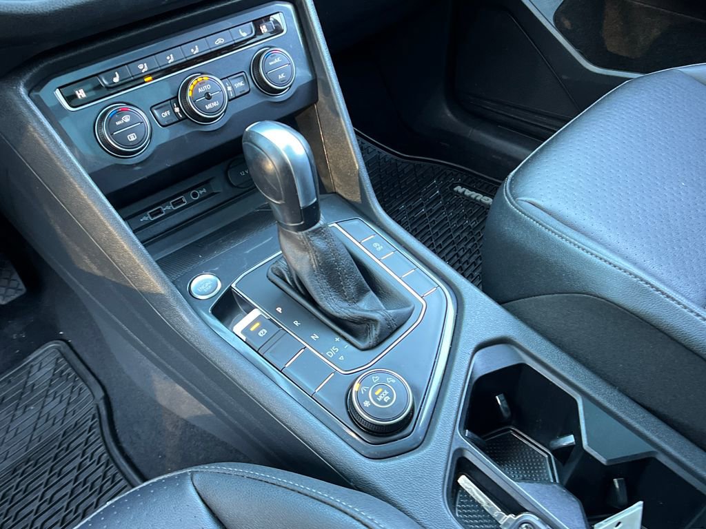 Used 2020 Volkswagen Tiguan S image 19