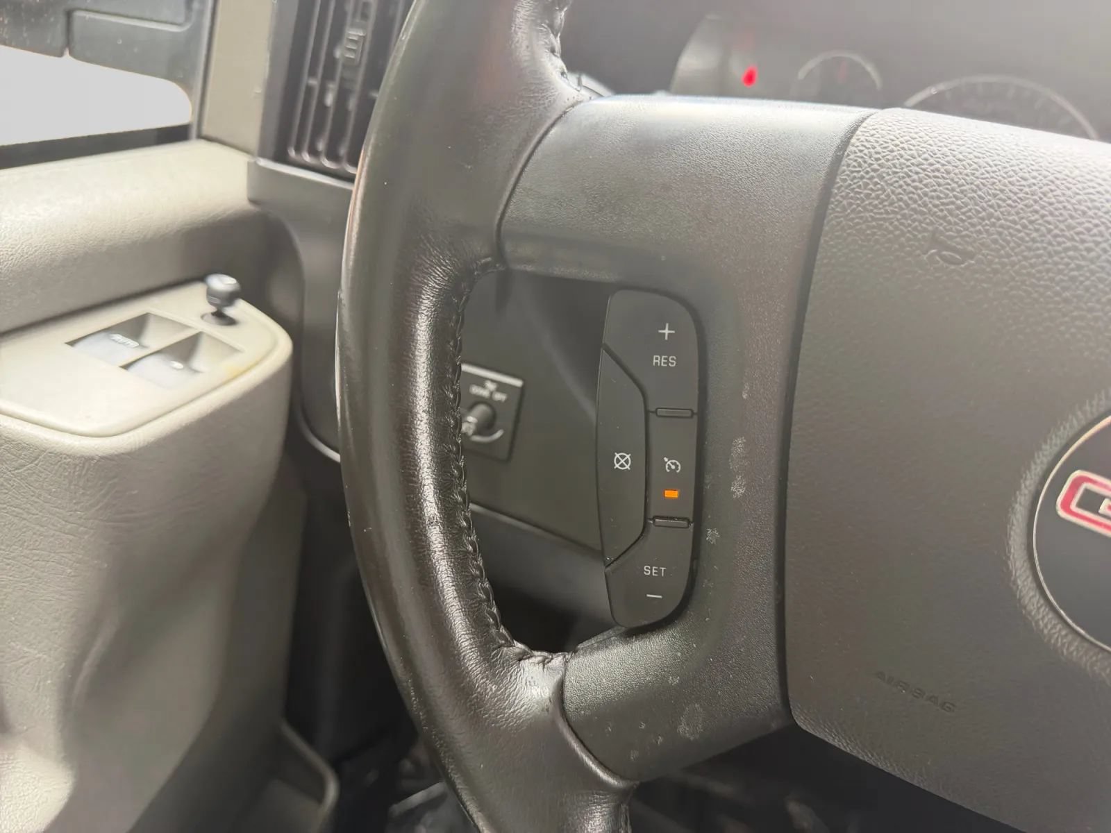 Used 2023 GMC Savana 2500 w/ Driver Convenience Package RWD image 21