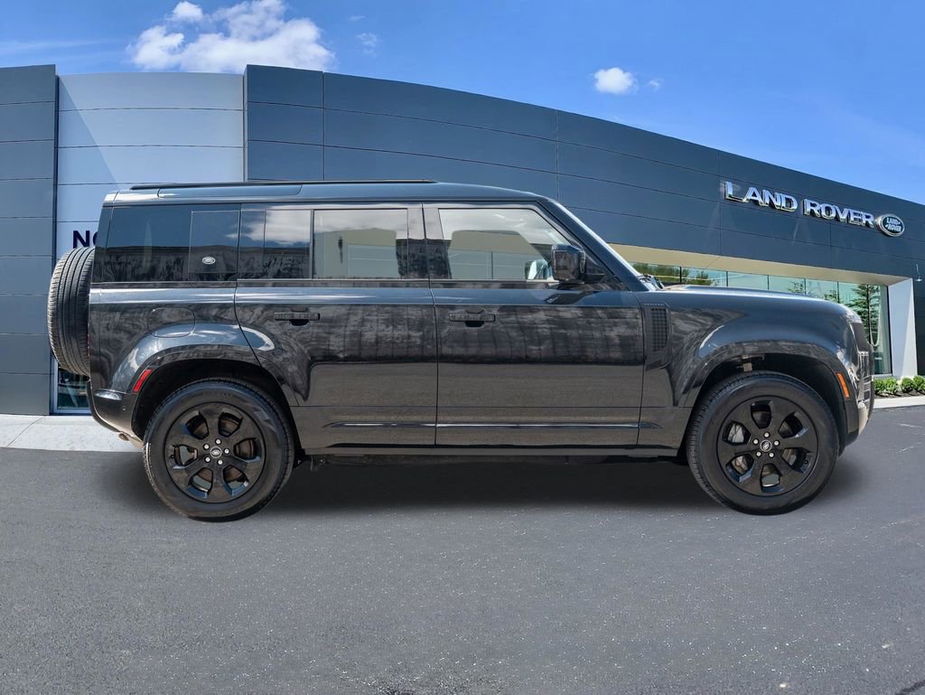 Used 2023 Land Rover Defender 110 X-Dynamic SE image 8