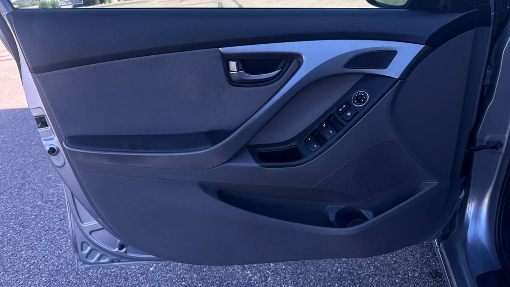 Used 2016 Hyundai Elantra SE w/ Option Group 02 FWD image 24