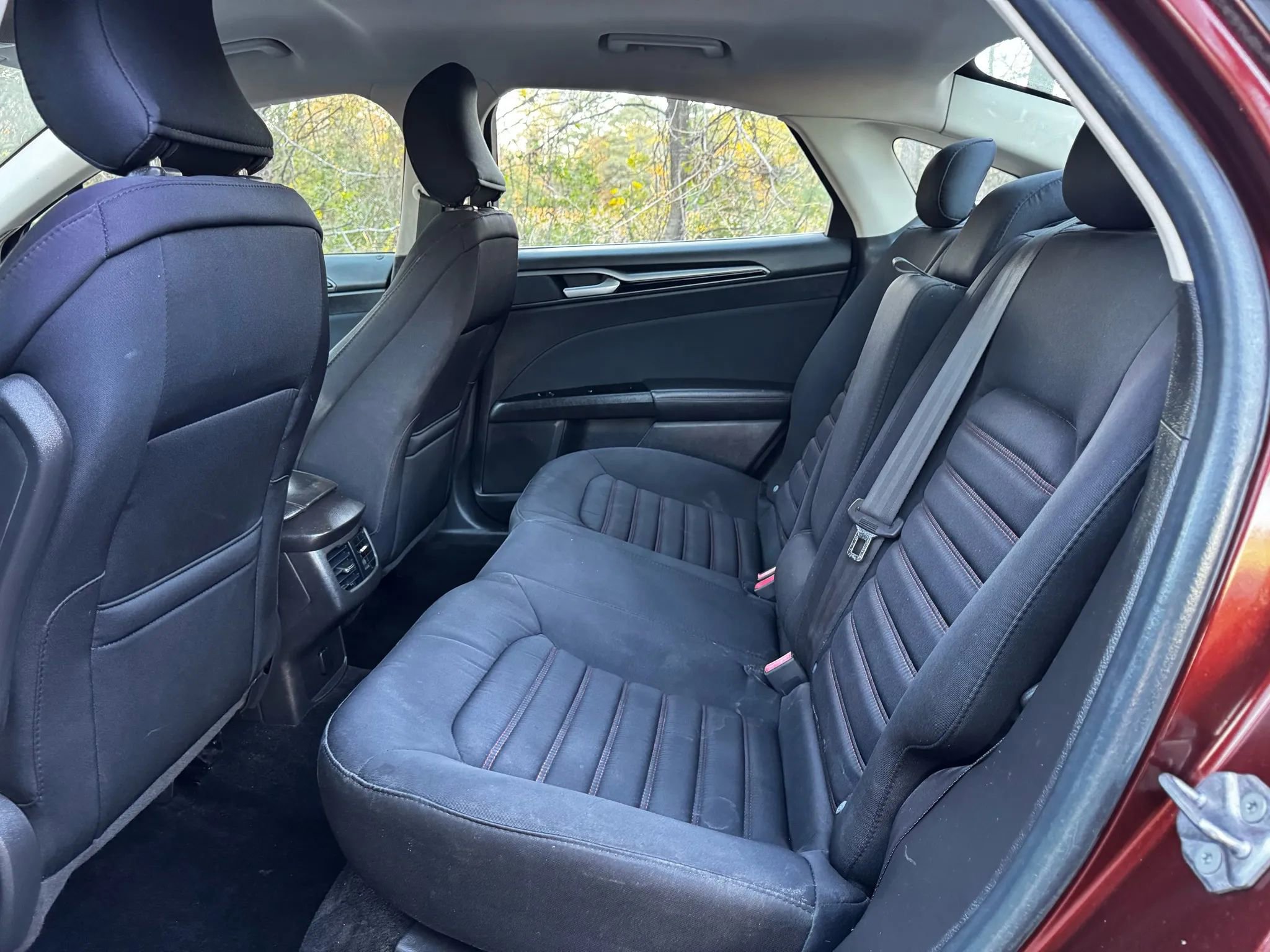 Used 2016 Ford Fusion SE w/ Equipment Group 201A image 13