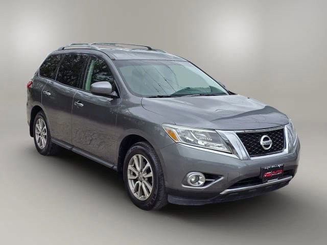 Used 2016 Nissan Pathfinder SV AWD/4WD image 3