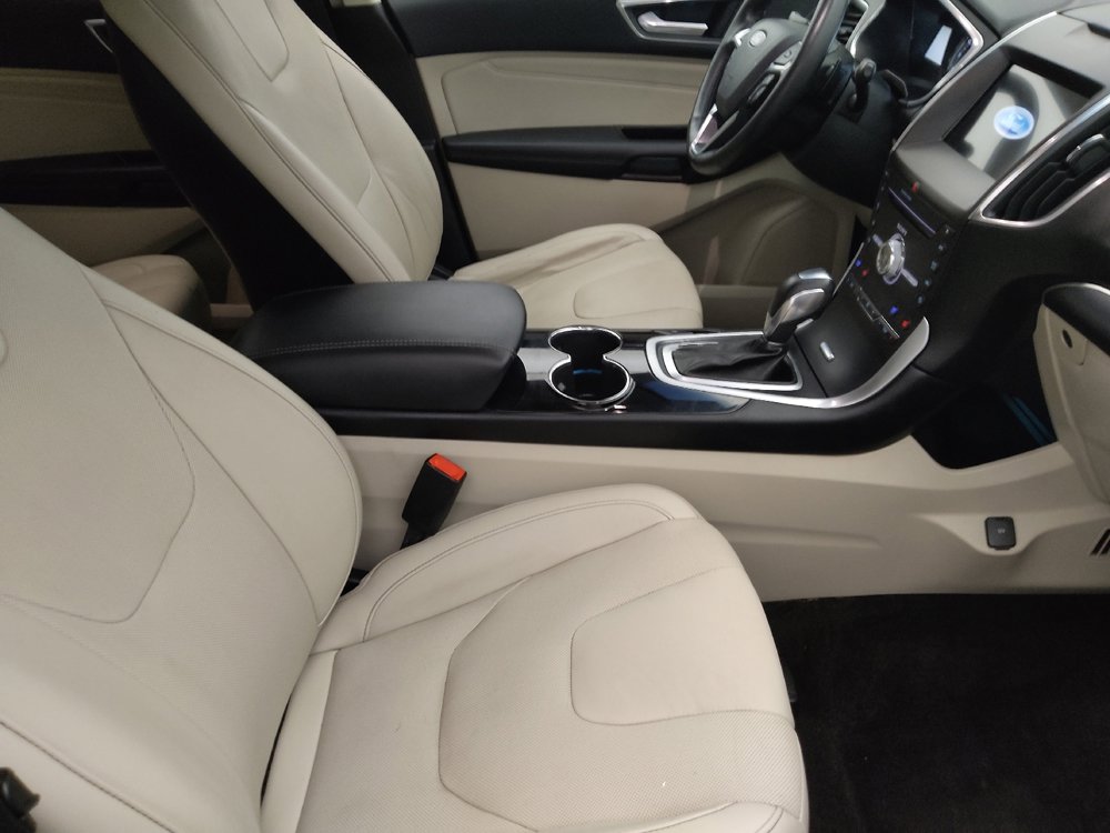 Used 2018 Ford Edge Titanium w/ Equipment Group 301A AWD/4WD image 21