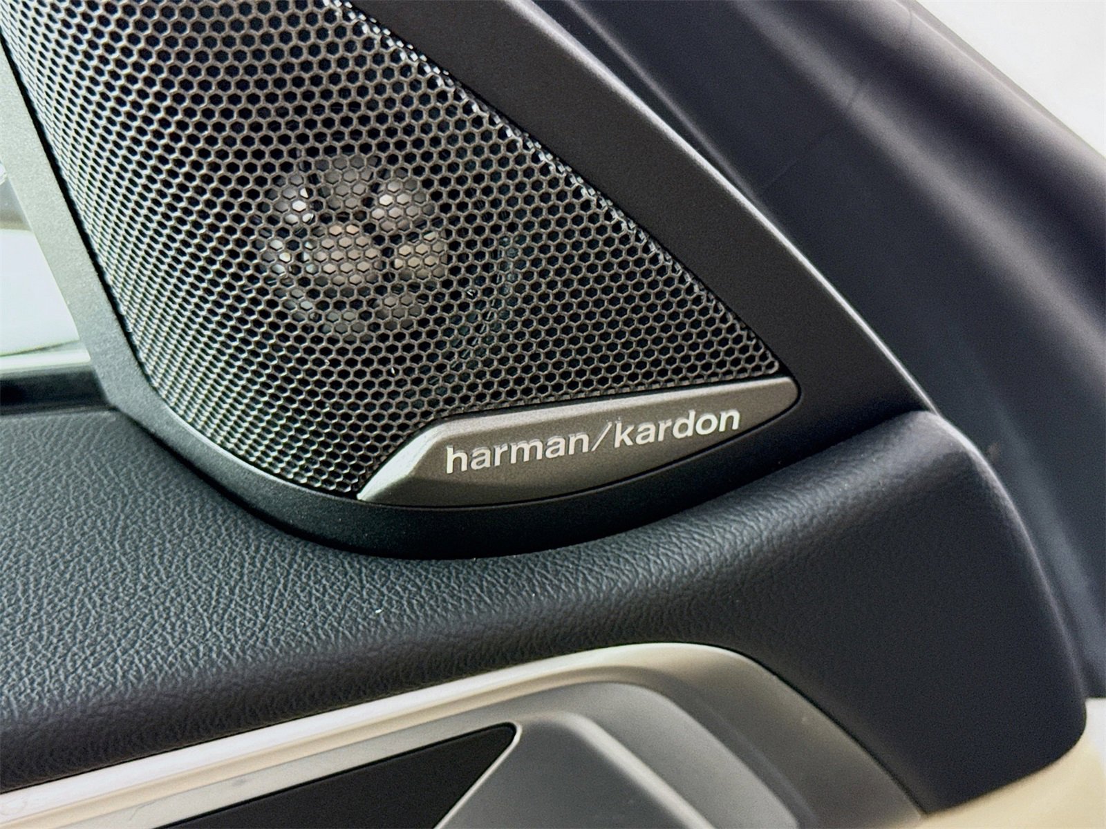 Certified 2023 BMW 430i Convertible w/ Premium Package image 19