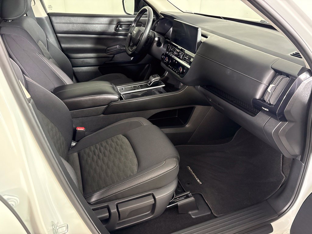 Certified 2026 Nissan Pathfinder SV FWD image 17