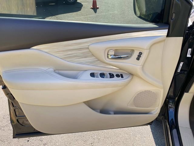 Used 2018 Nissan Murano SL w/ Moonroof Package image 12