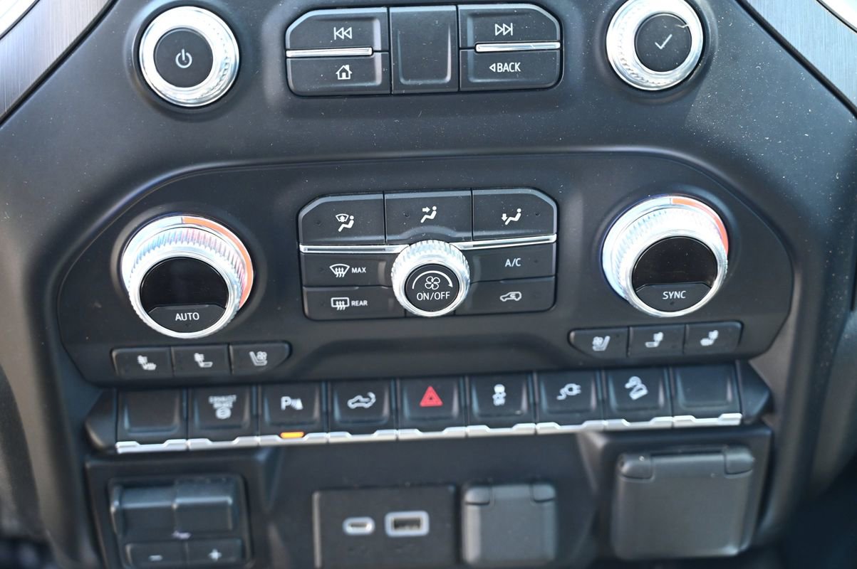 Used 2021 GMC Sierra 3500 AT4 w/ AT4 Preferred Package AWD/4WD image 23