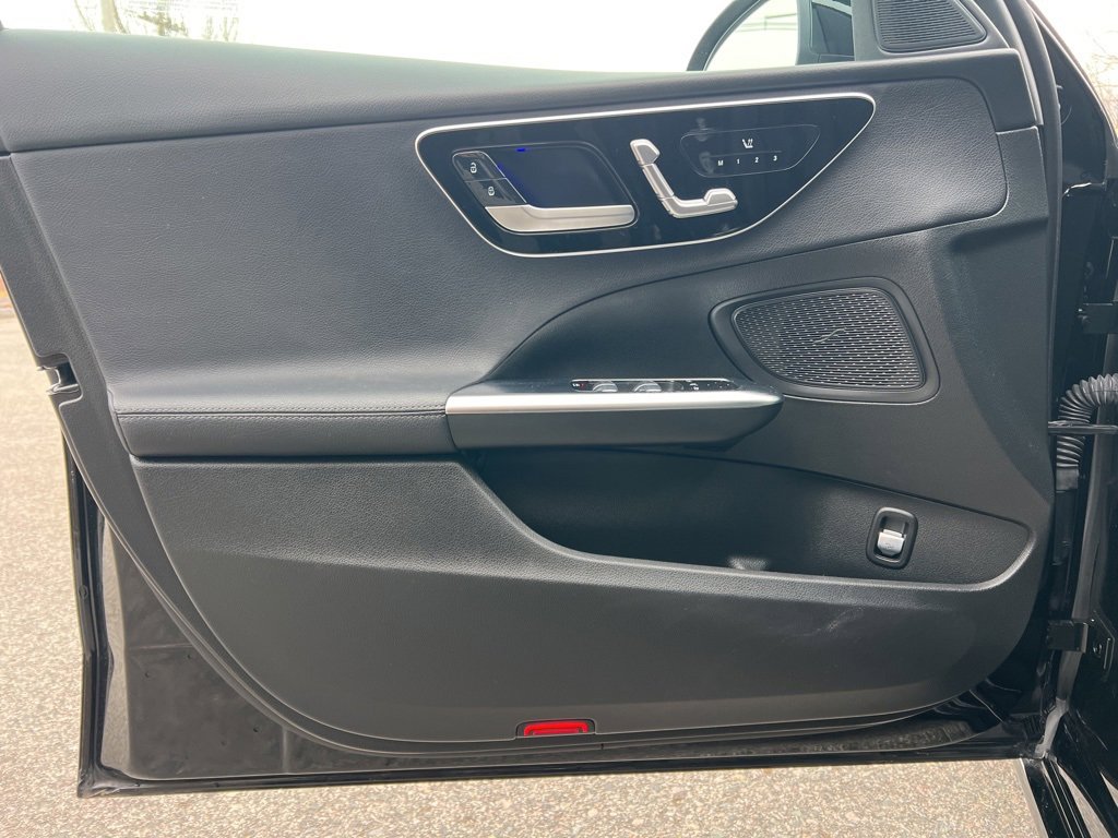 Used 2023 Mercedes-Benz C 300 4MATIC Sedan image 12