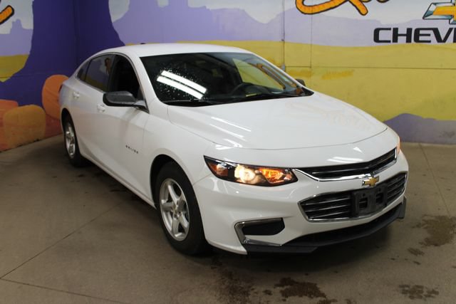 Used 2018 Chevrolet Malibu LS FWD image 2