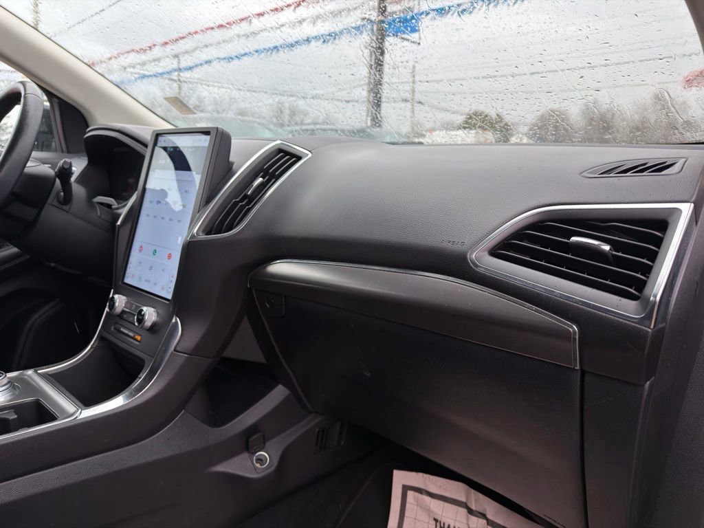 Used 2024 Ford Edge Titanium image 31