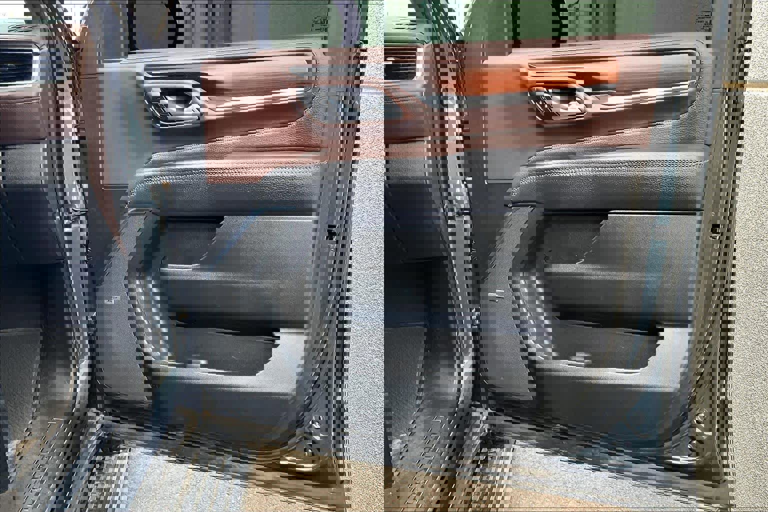 Used 2022 GMC Yukon Denali w/ Max Trailering Package image 22